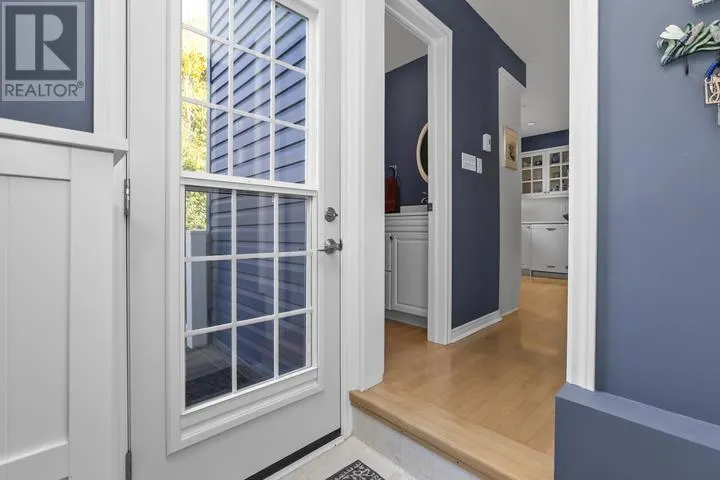 90 Florwin DR