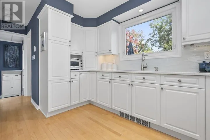 90 Florwin DR
