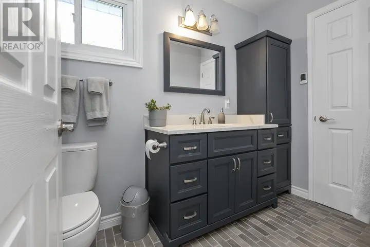 90 Florwin DR