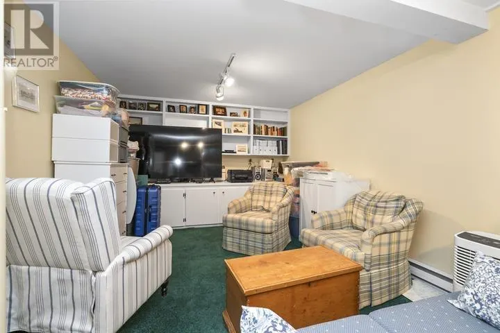 90 Florwin DR