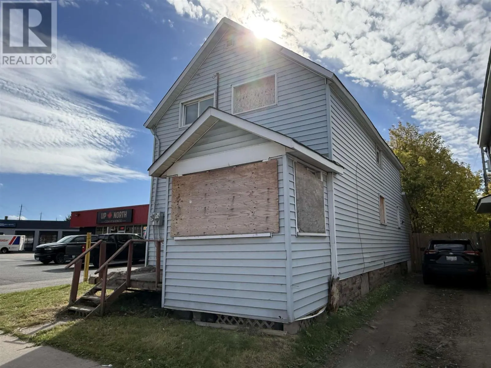 21 Cathcart ST