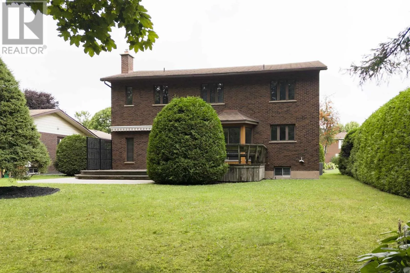 109 Greenview LN