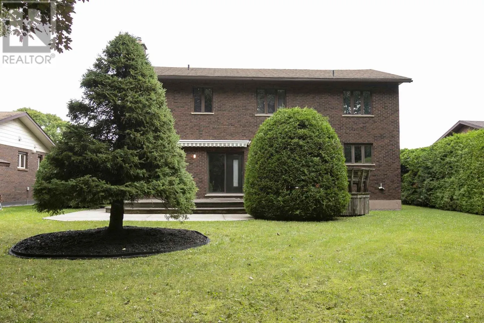 109 Greenview LN