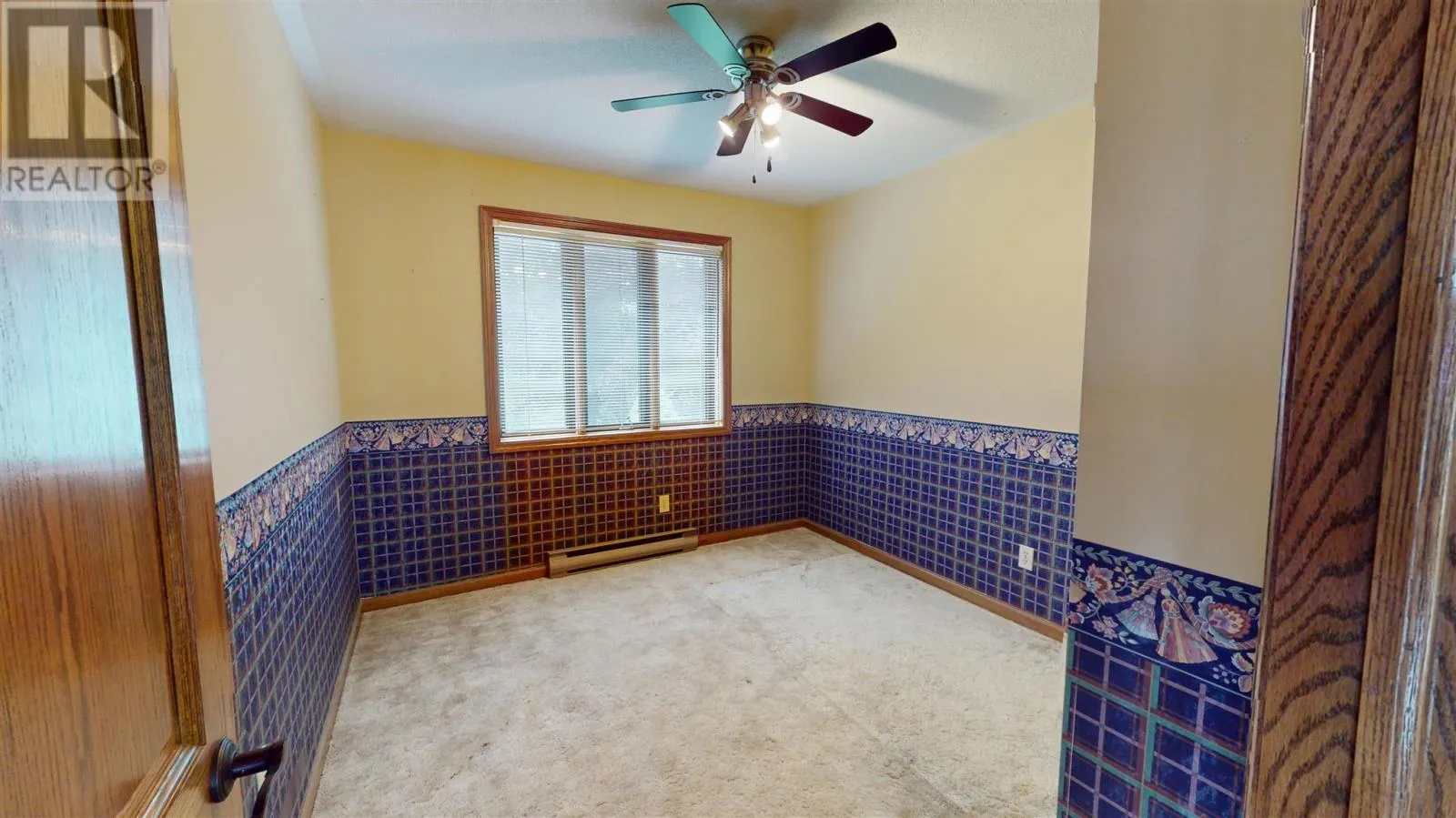 109 Greenview LN