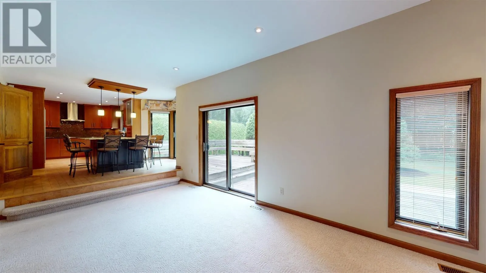 109 Greenview LN