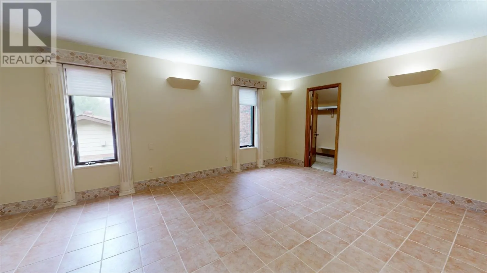 109 Greenview LN