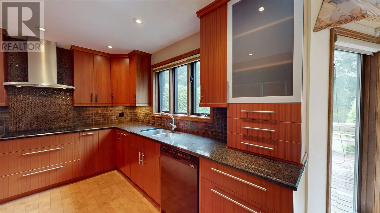 109 Greenview LN