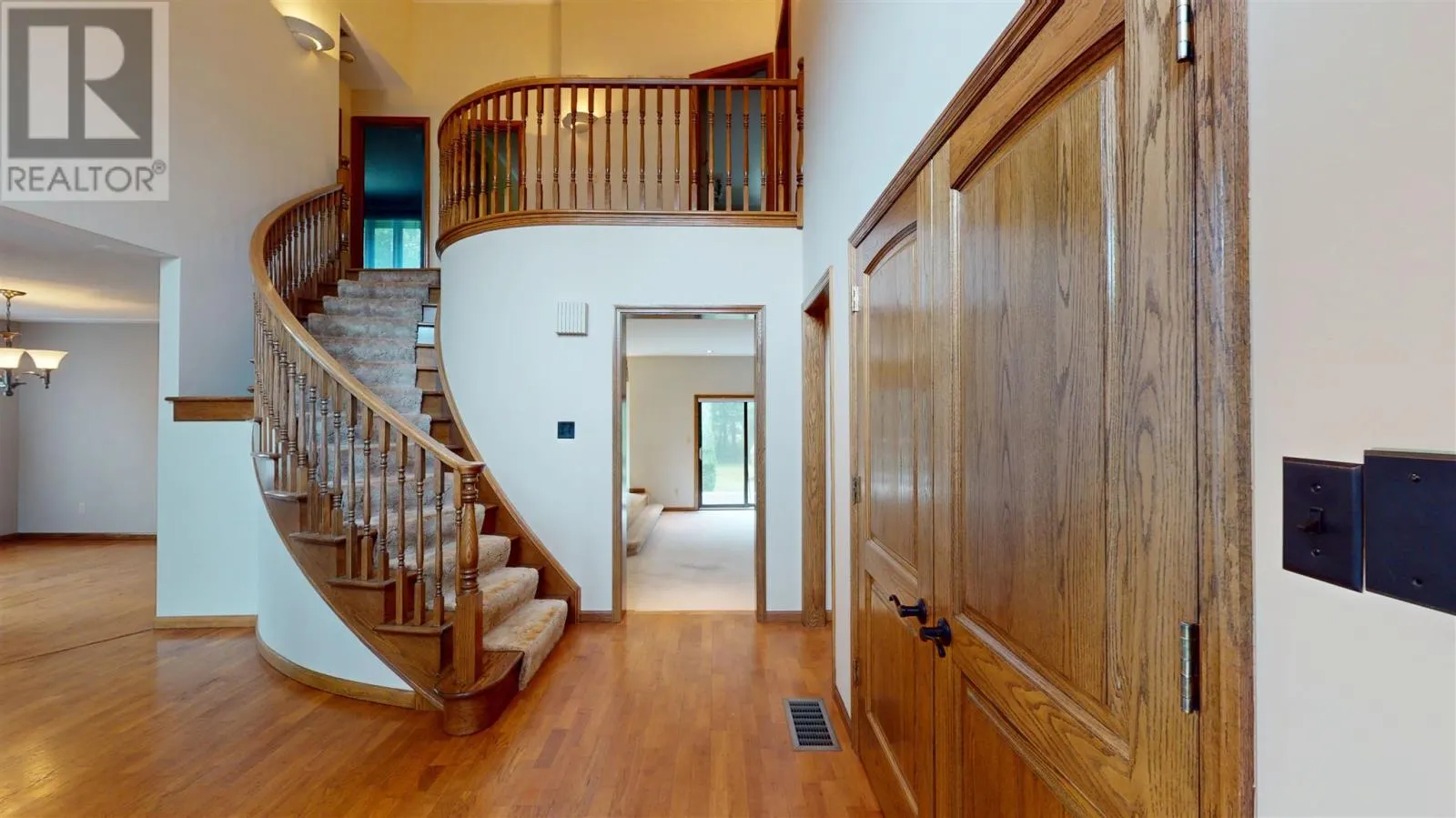 109 Greenview LN