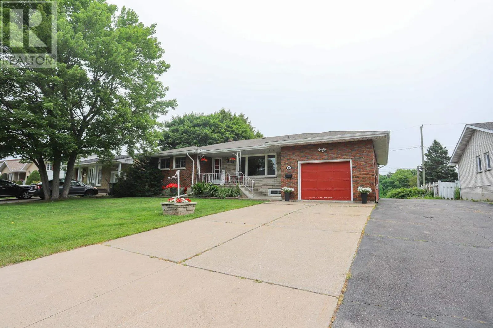 24 Granite ST