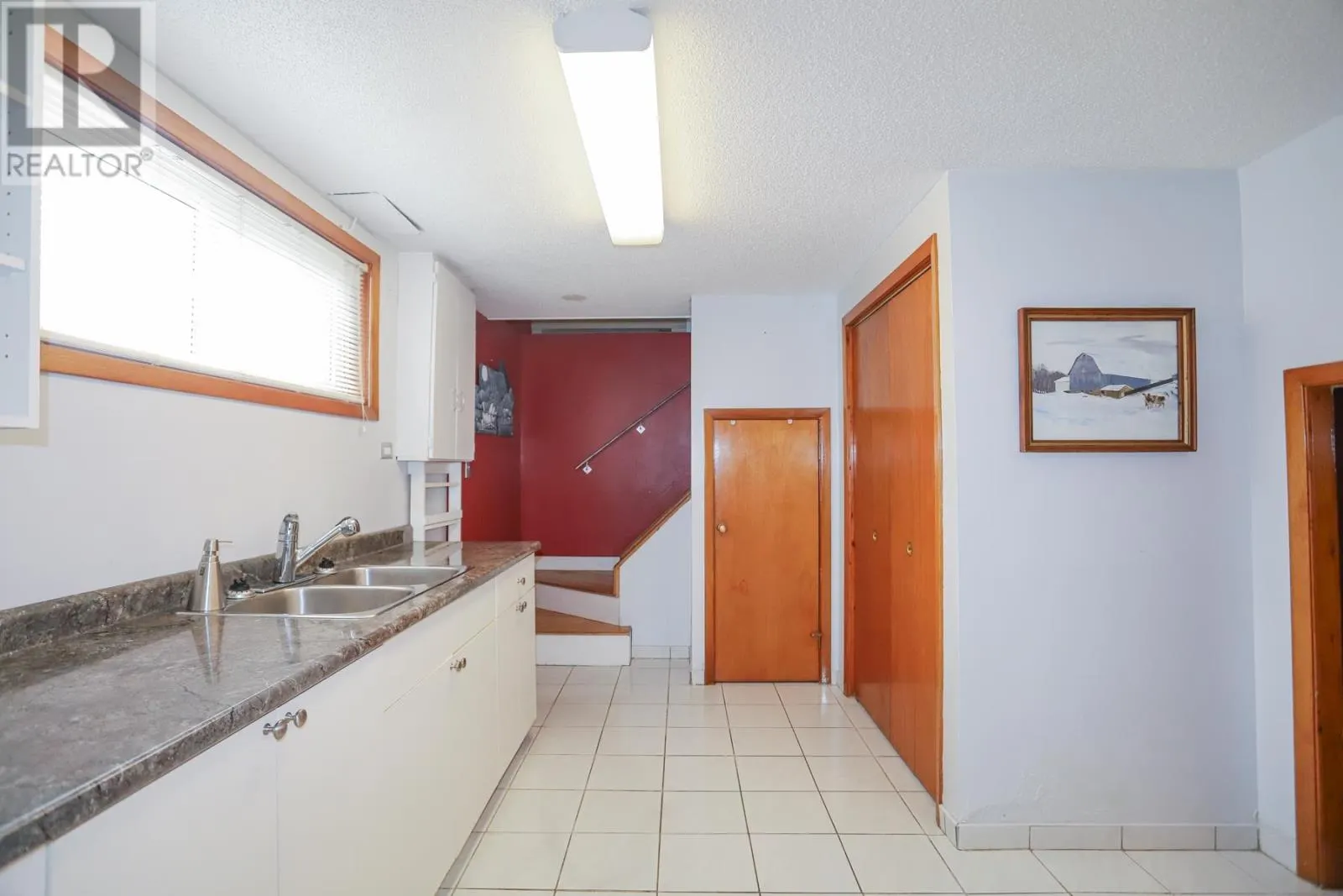 24 Granite ST