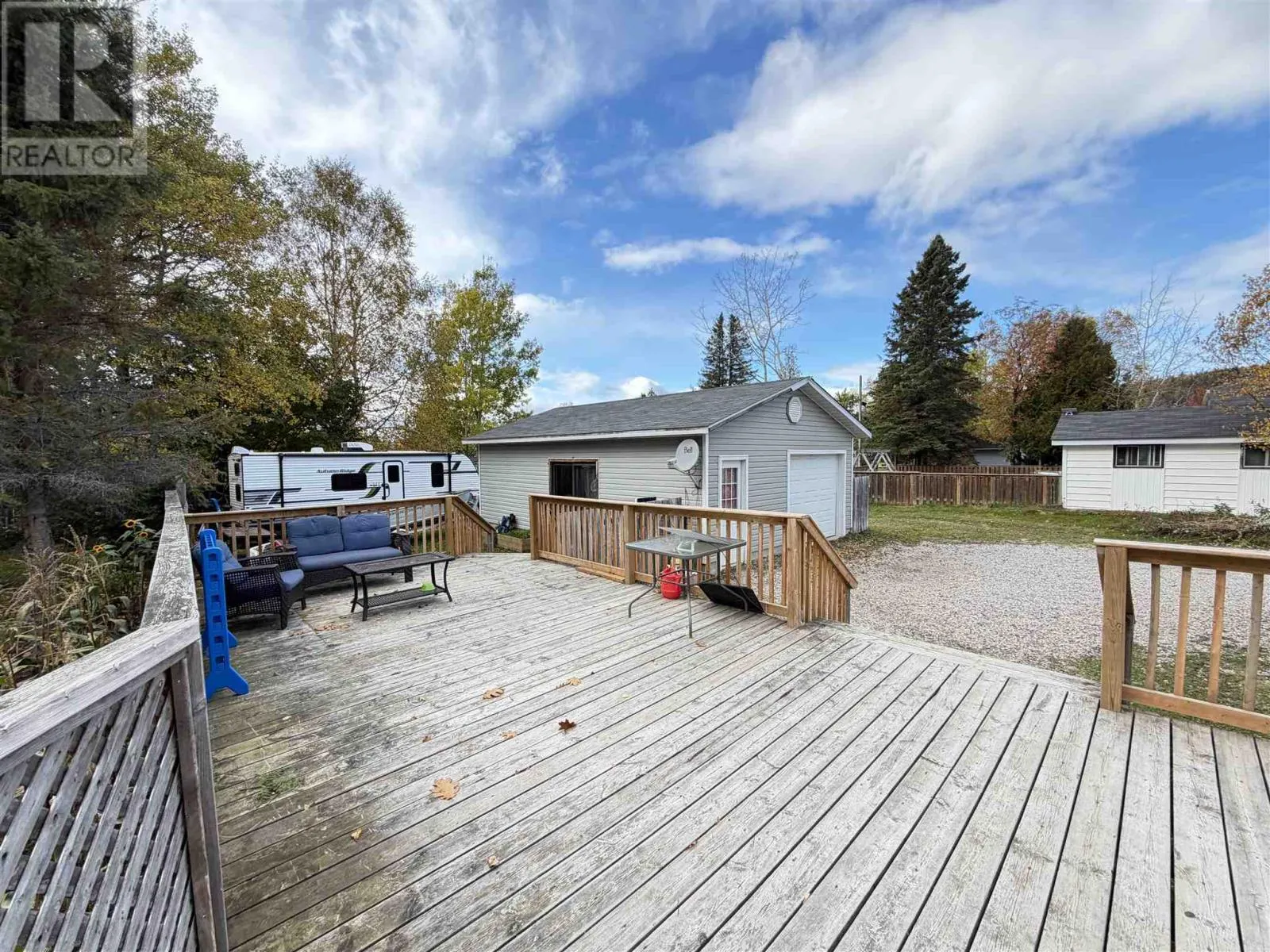40 Churchill AVE