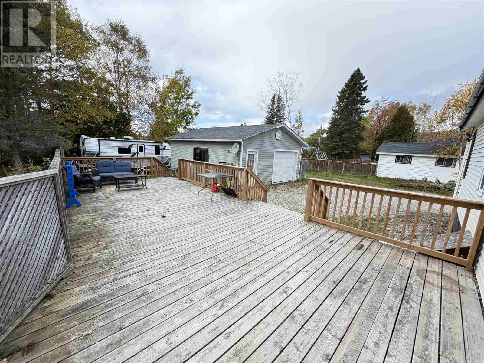 40 Churchill AVE