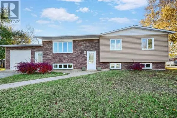 34 LYNNE CT