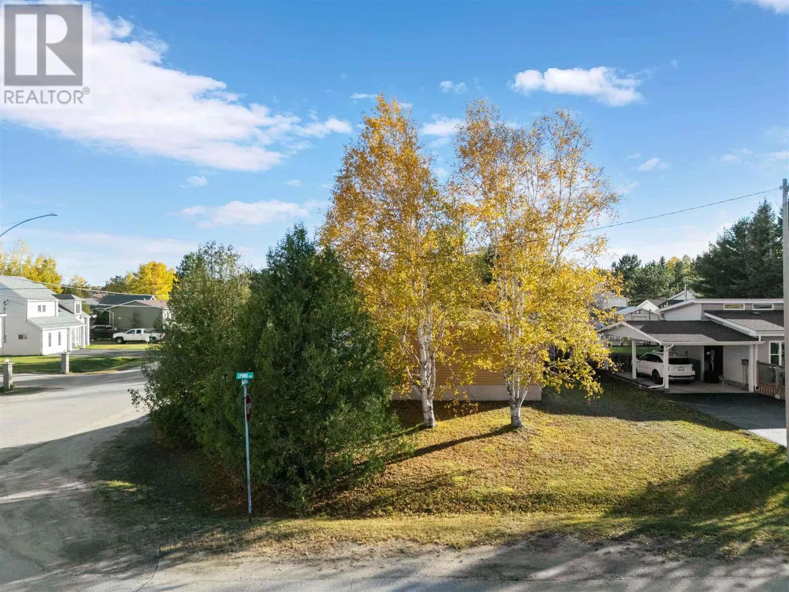 34 LYNNE CT