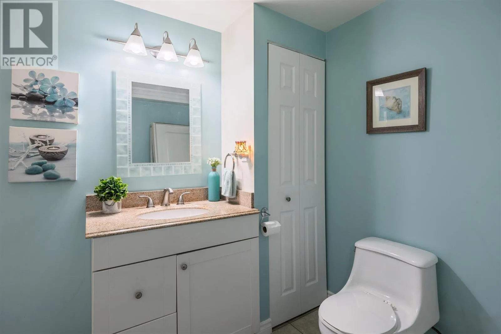 34 LYNNE CT