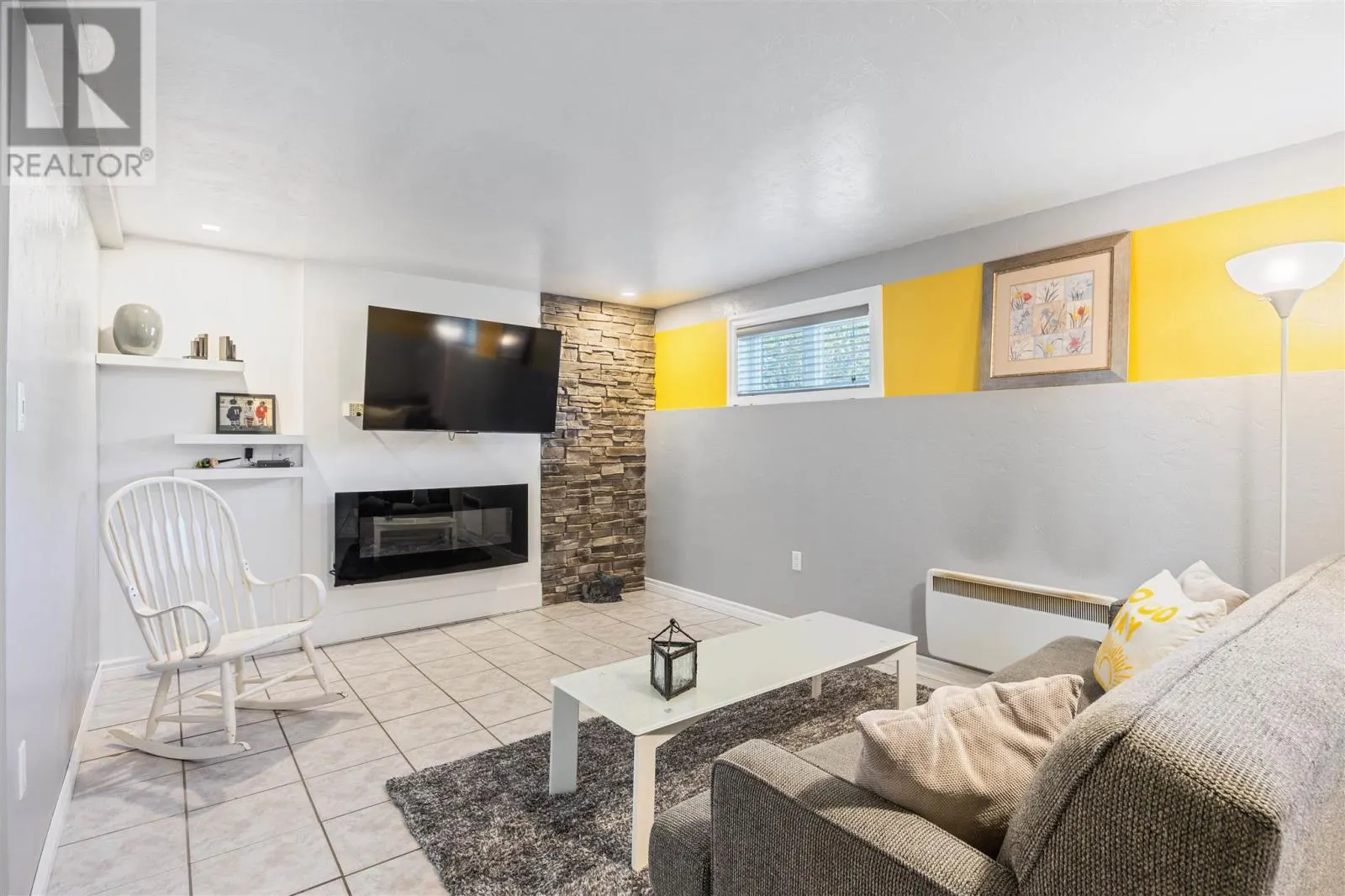 34 LYNNE CT