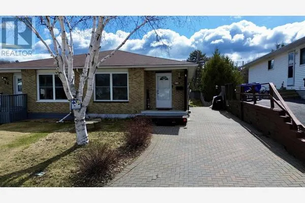 24 McQuarrie PL