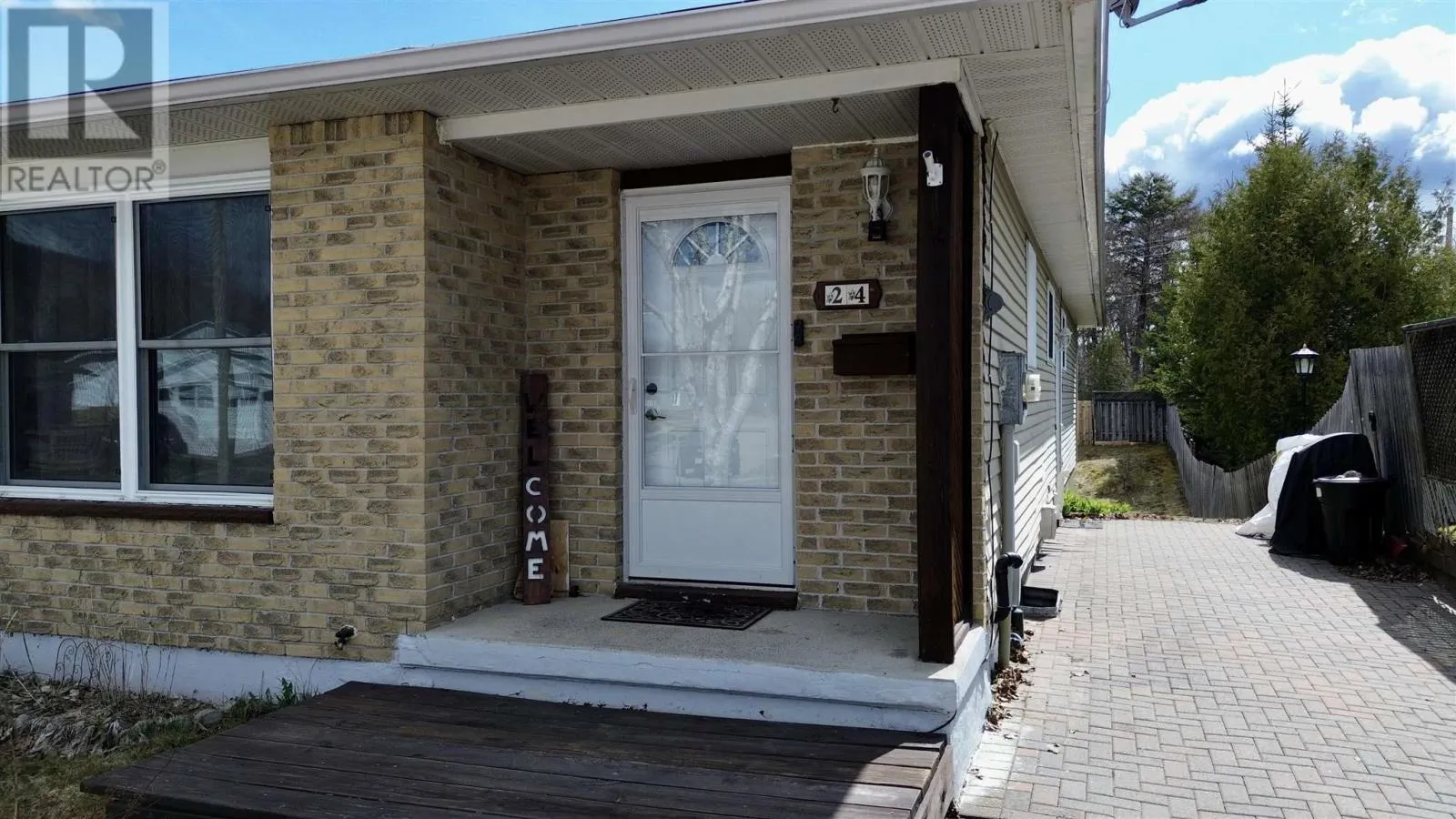 24 McQuarrie PL