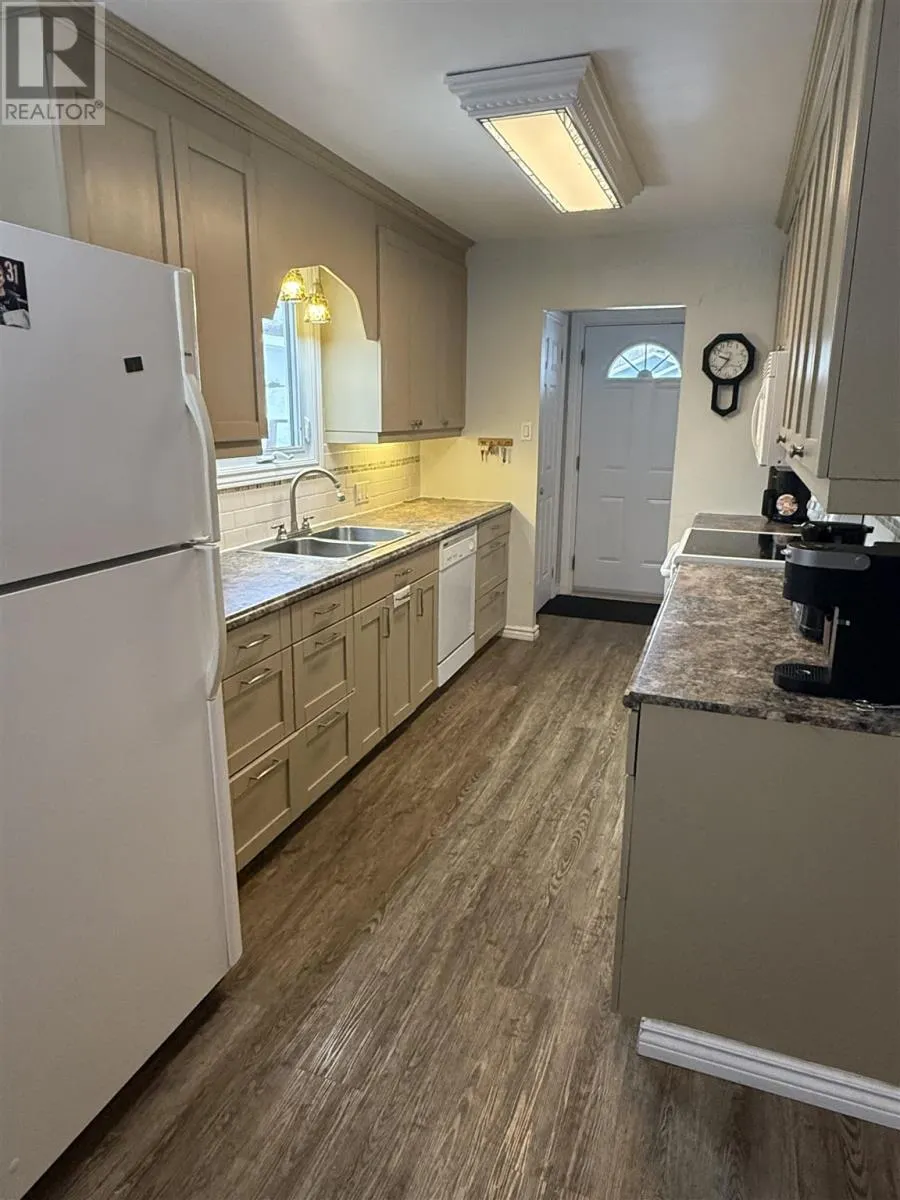 24 McQuarrie PL