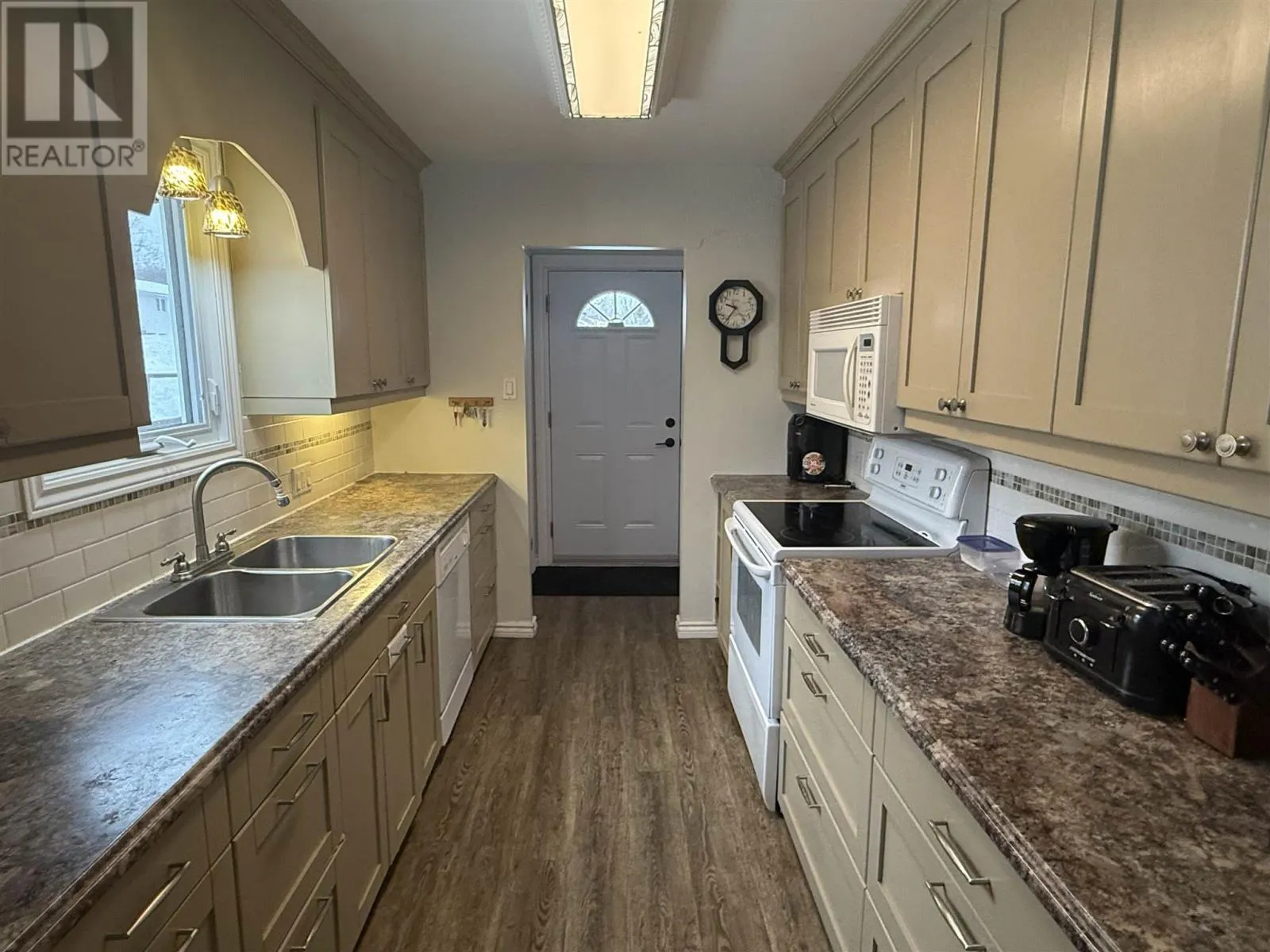 24 McQuarrie PL