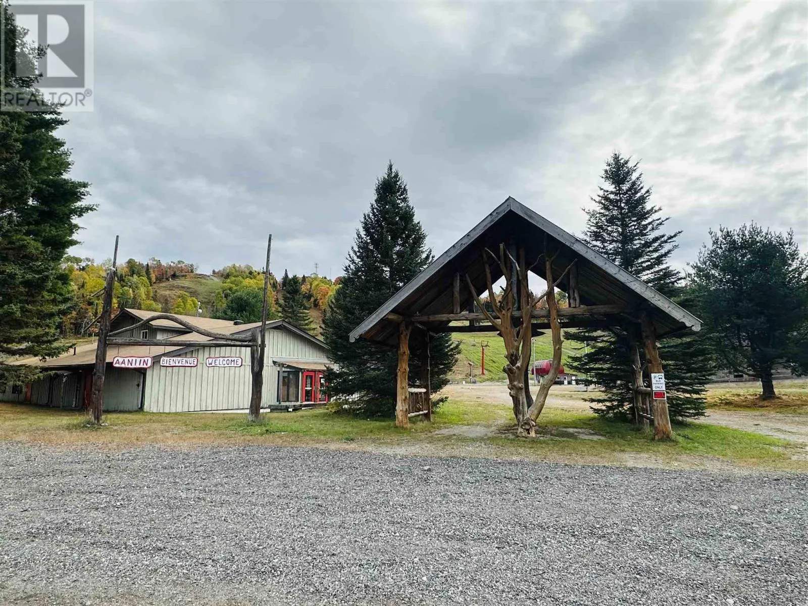 16 Ski Hill RD