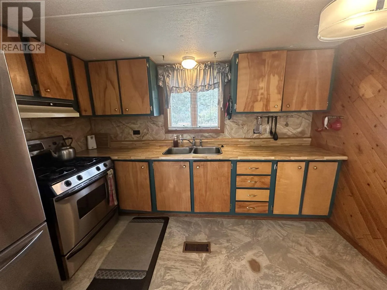 16 Ski Hill RD