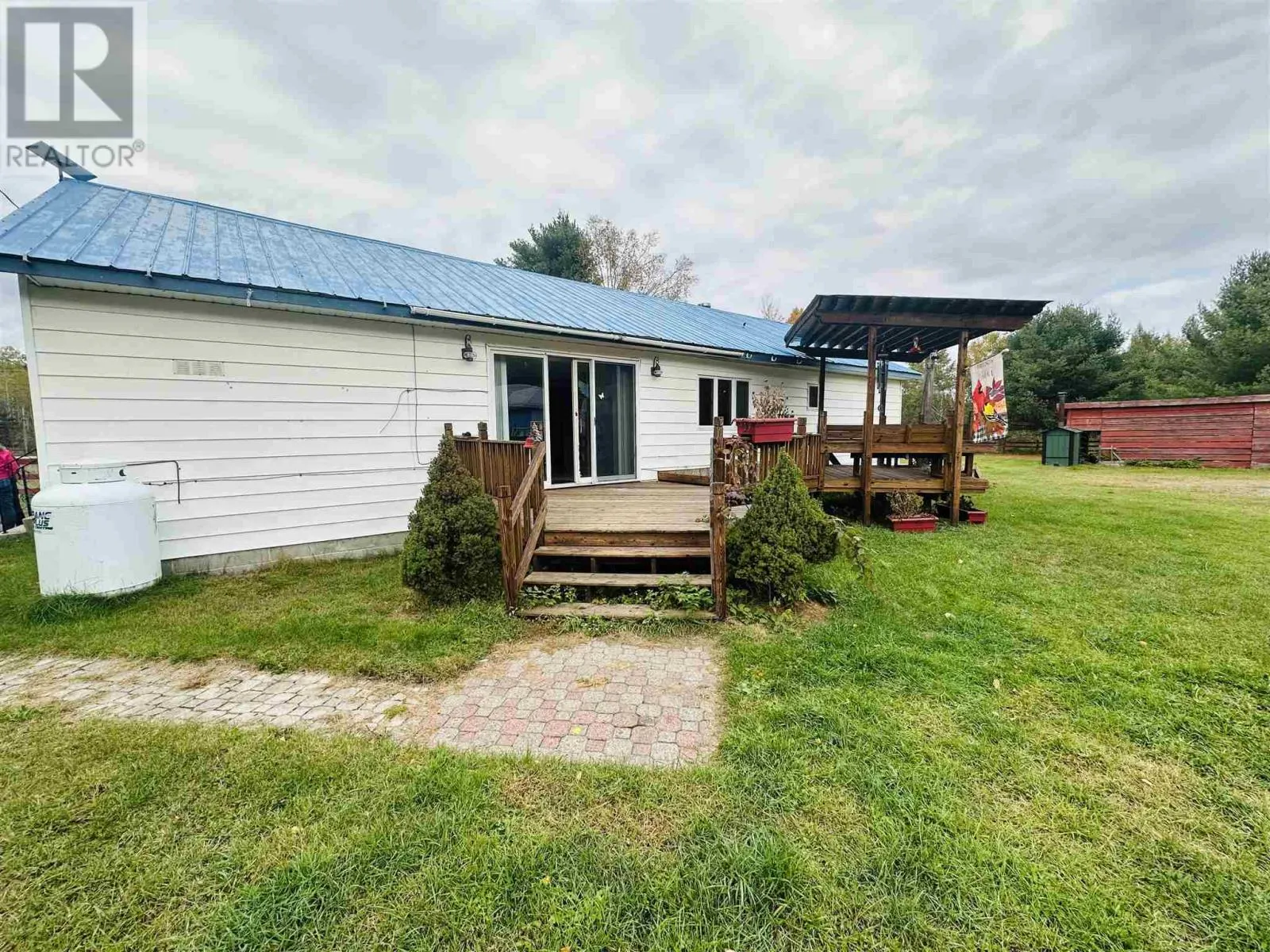 16 Ski Hill RD
