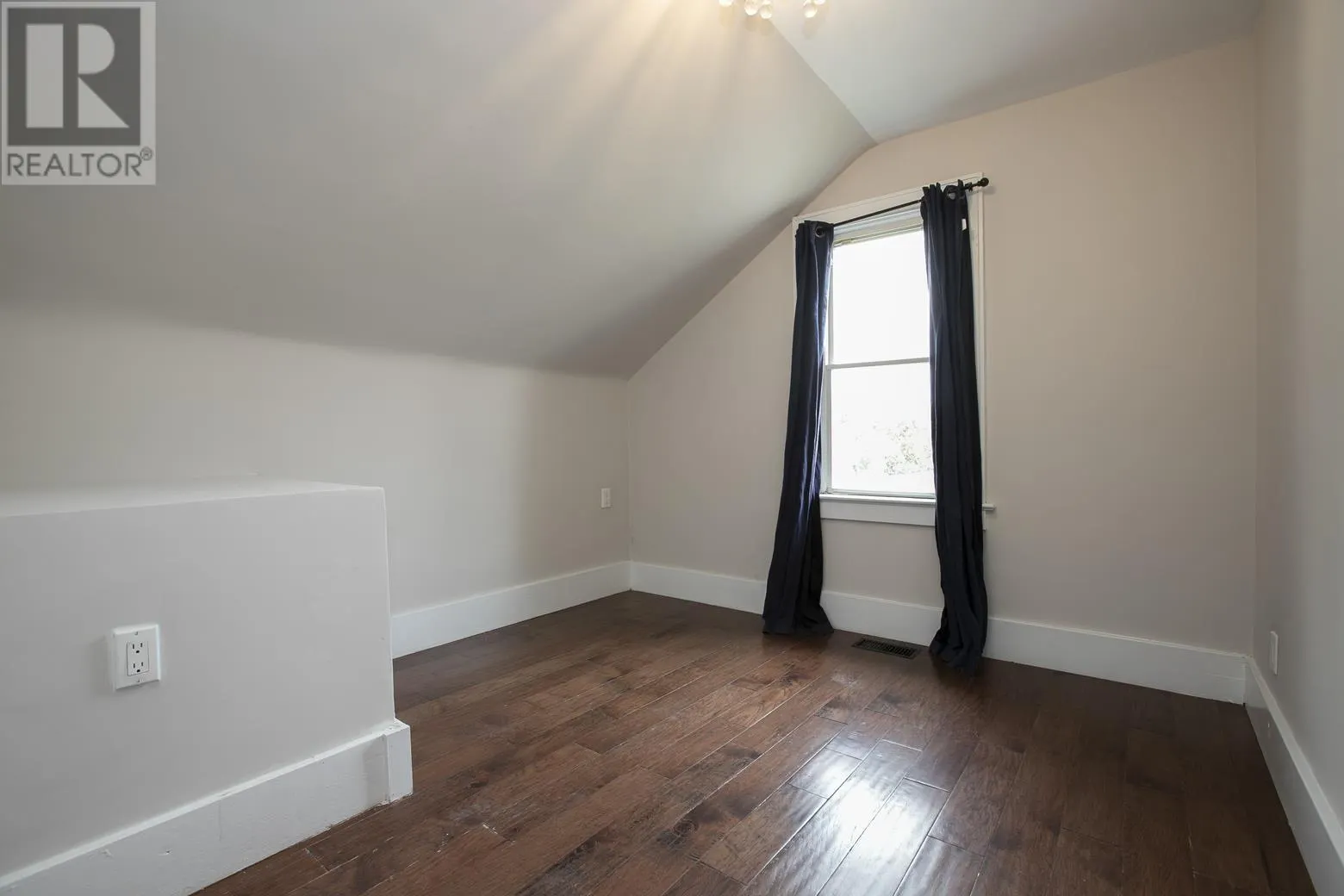455 Charles ST