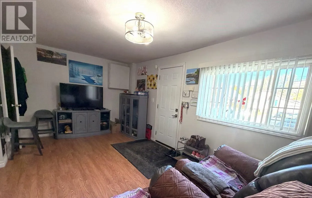 24 Pardee AVE