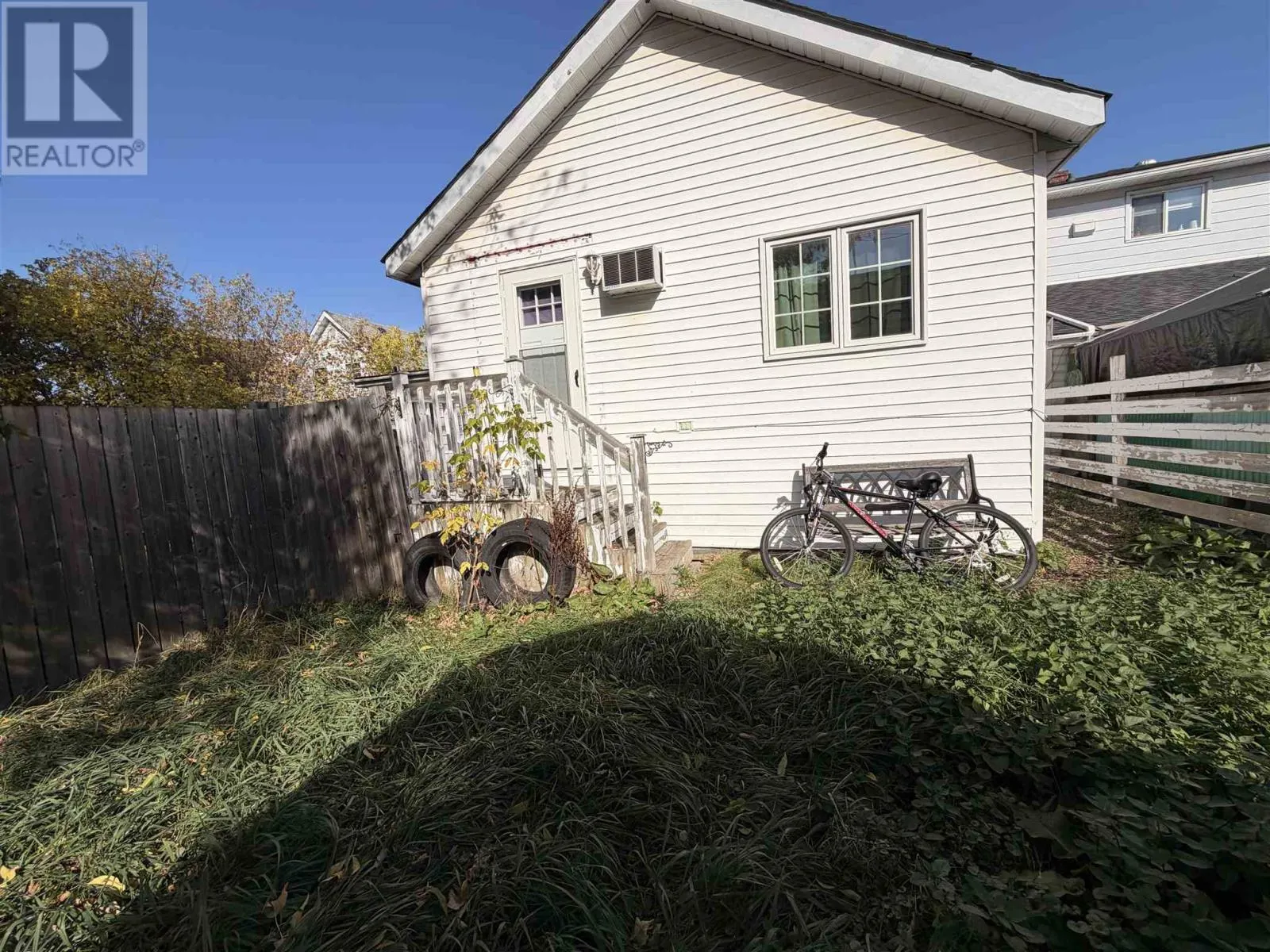 24 Pardee AVE