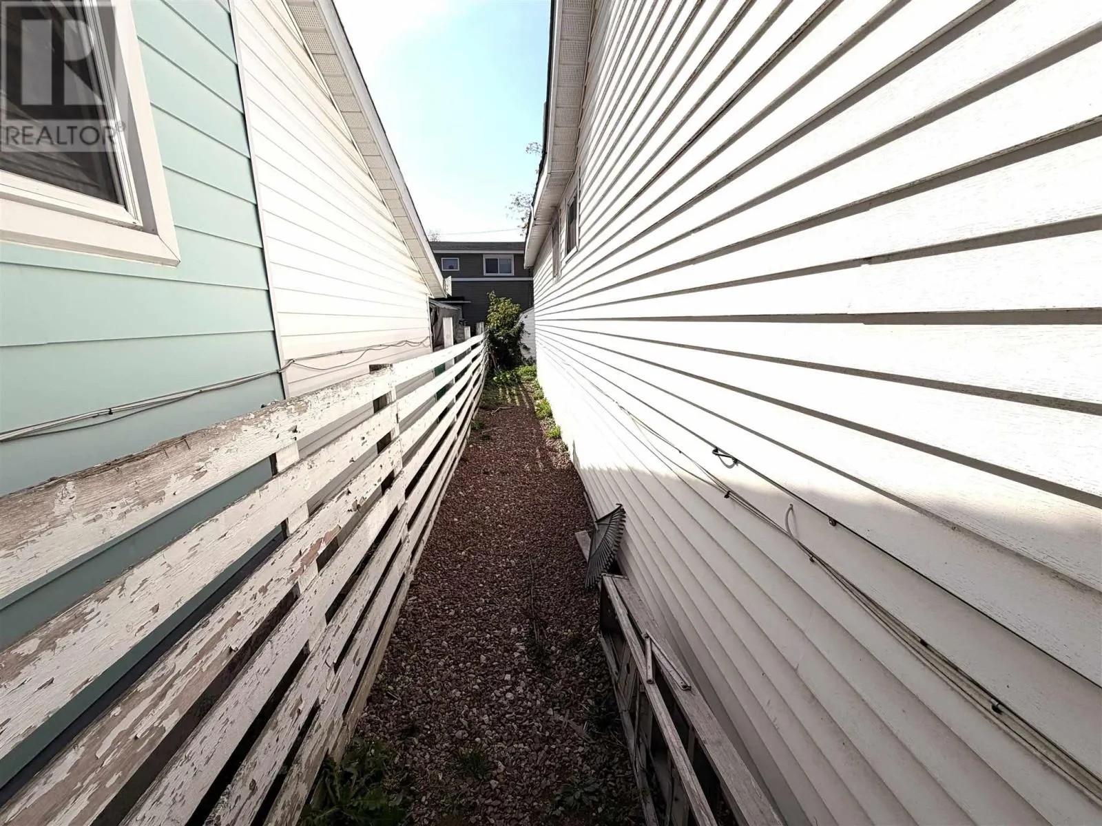 24 Pardee AVE