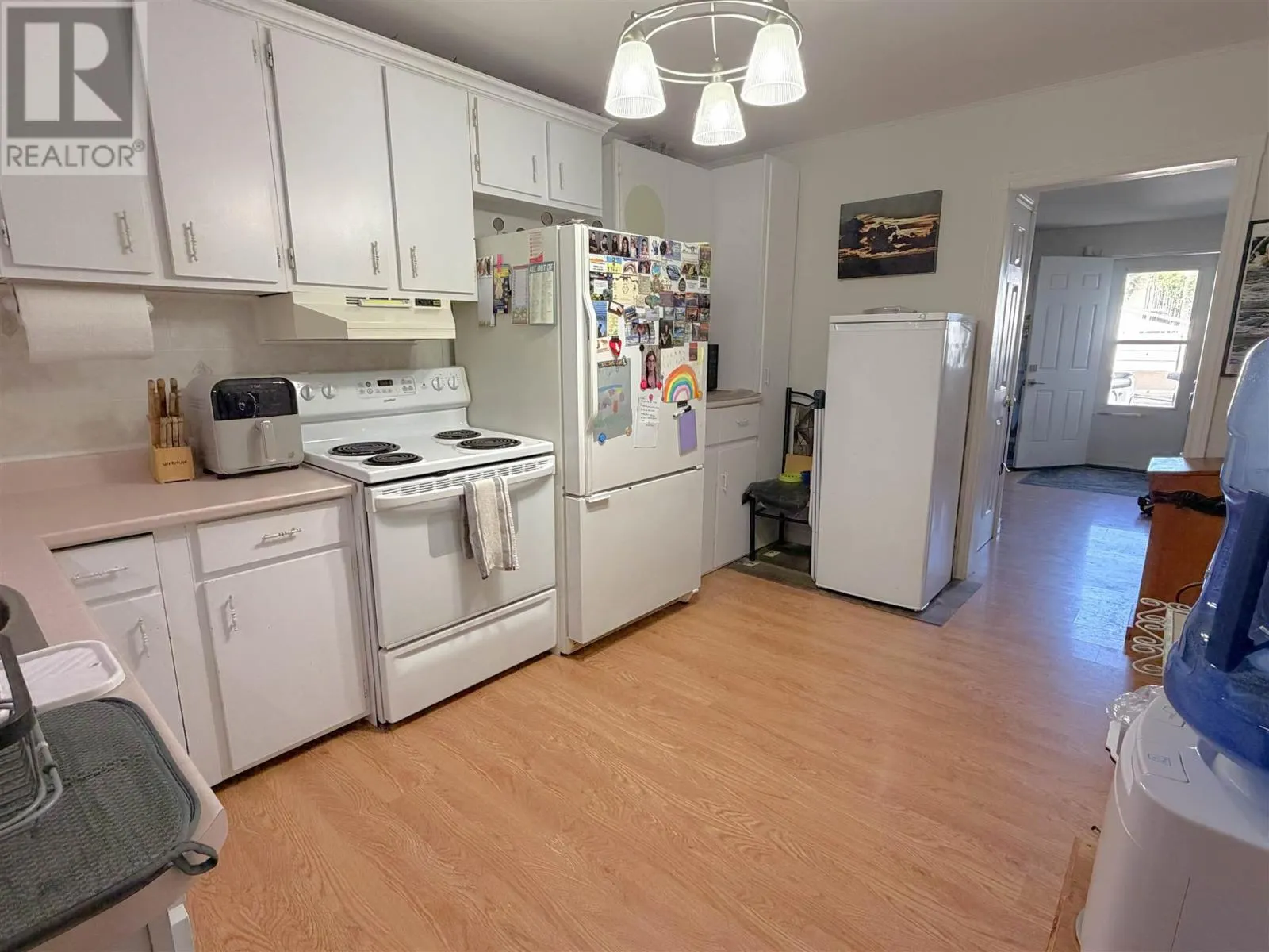 24 Pardee AVE