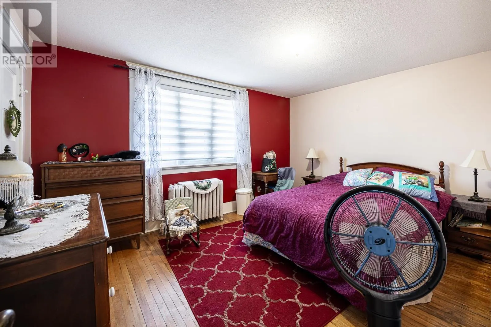 17 Huron St W