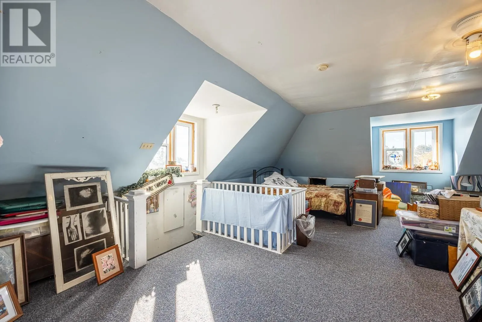 17 Huron St W