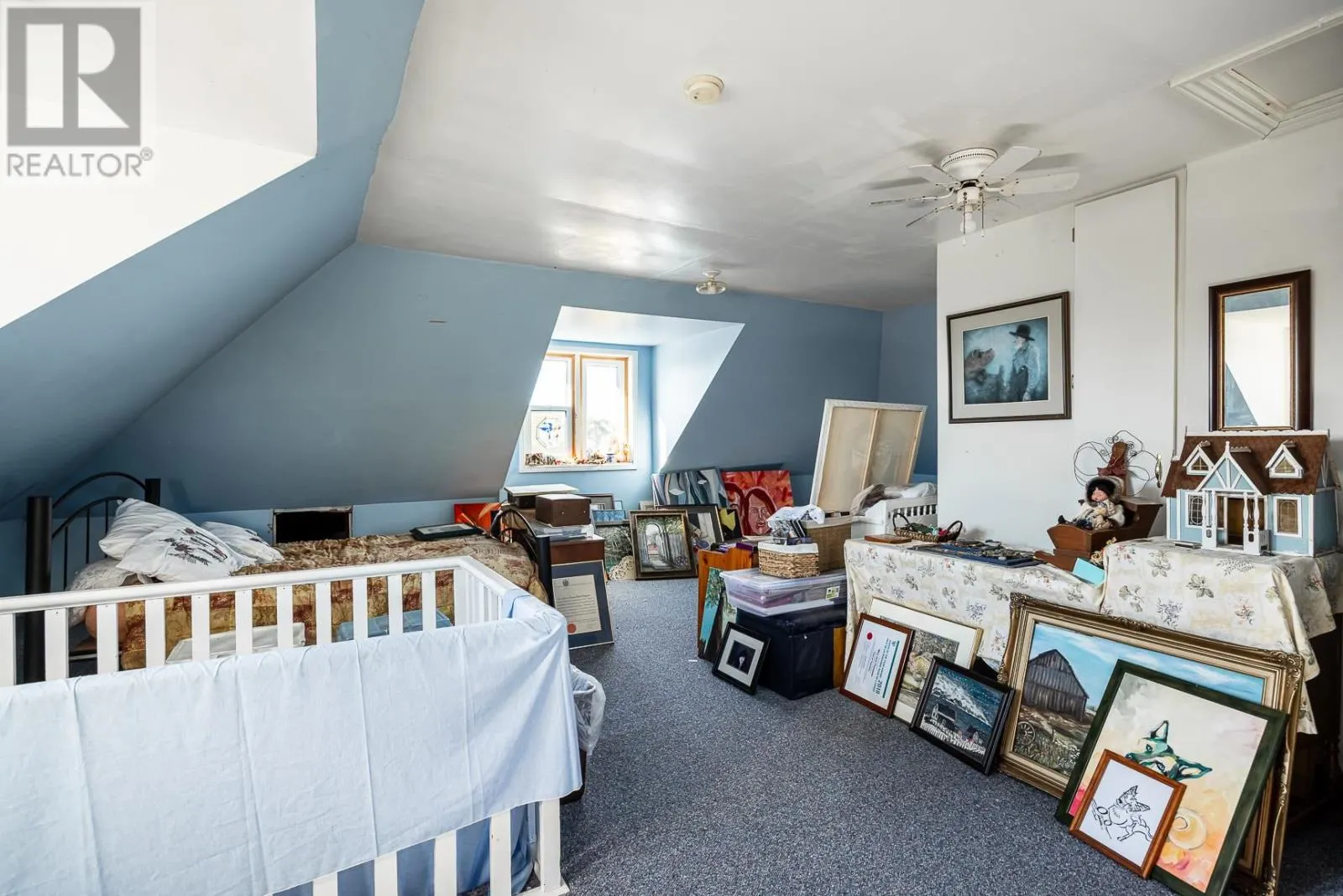 17 Huron St W