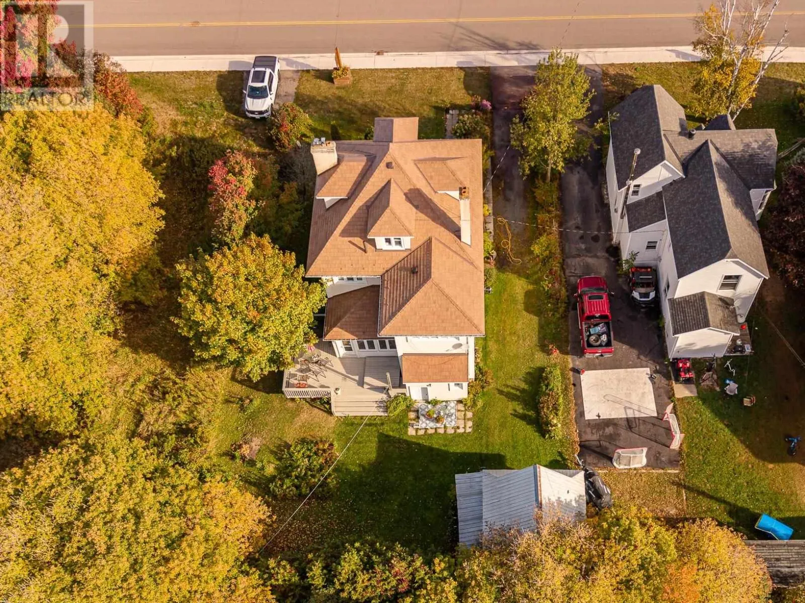 17 Huron St W