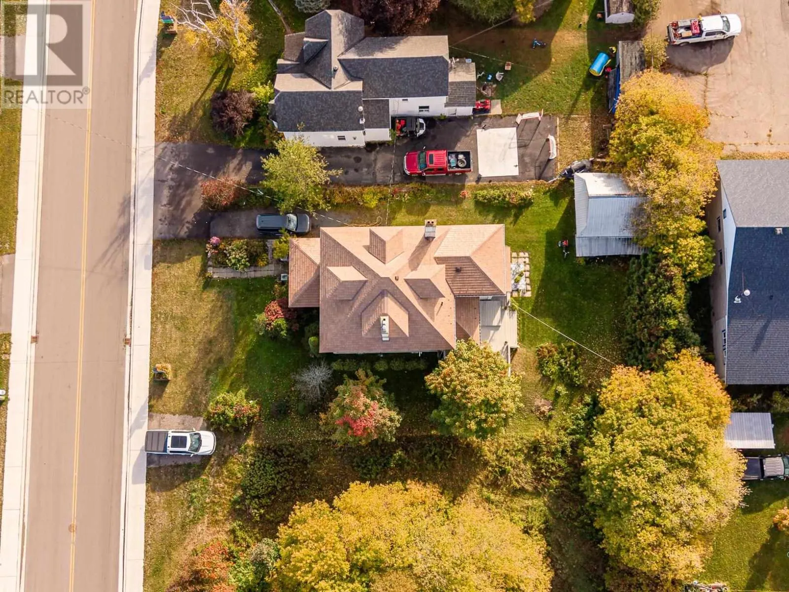 17 Huron St W
