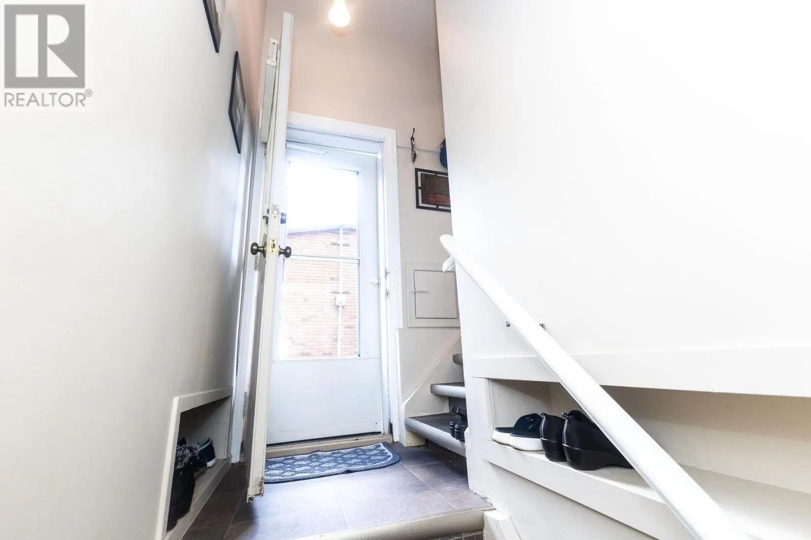 29 Routledge AVE