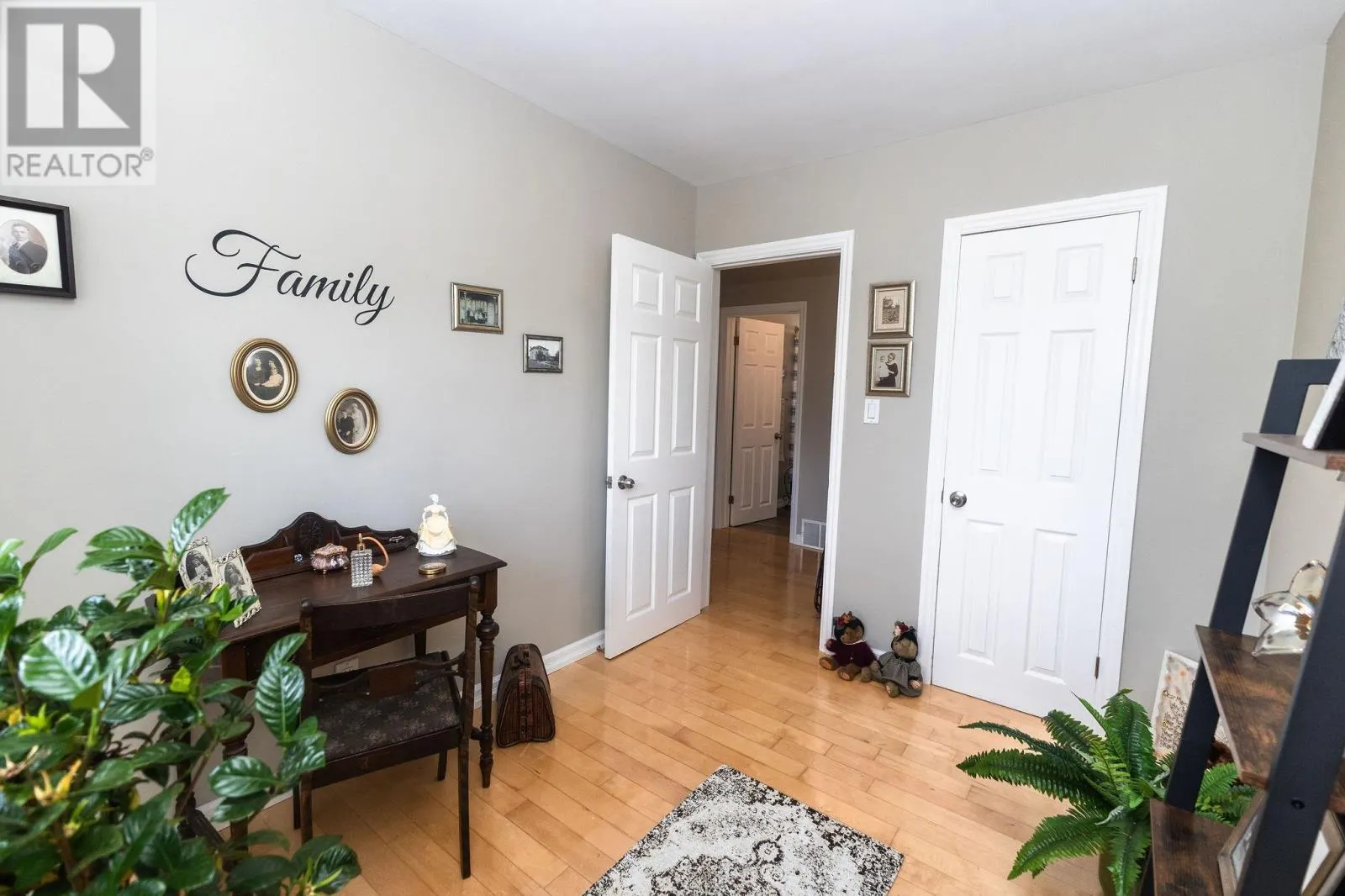 29 Routledge AVE