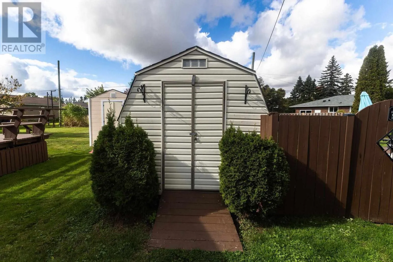 29 Routledge AVE
