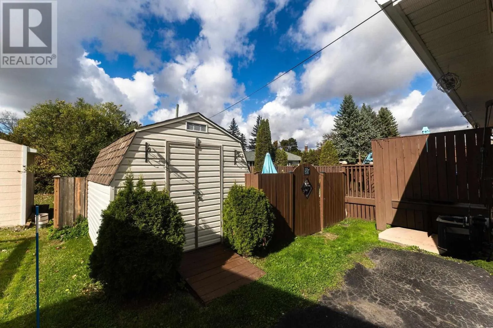 29 Routledge AVE