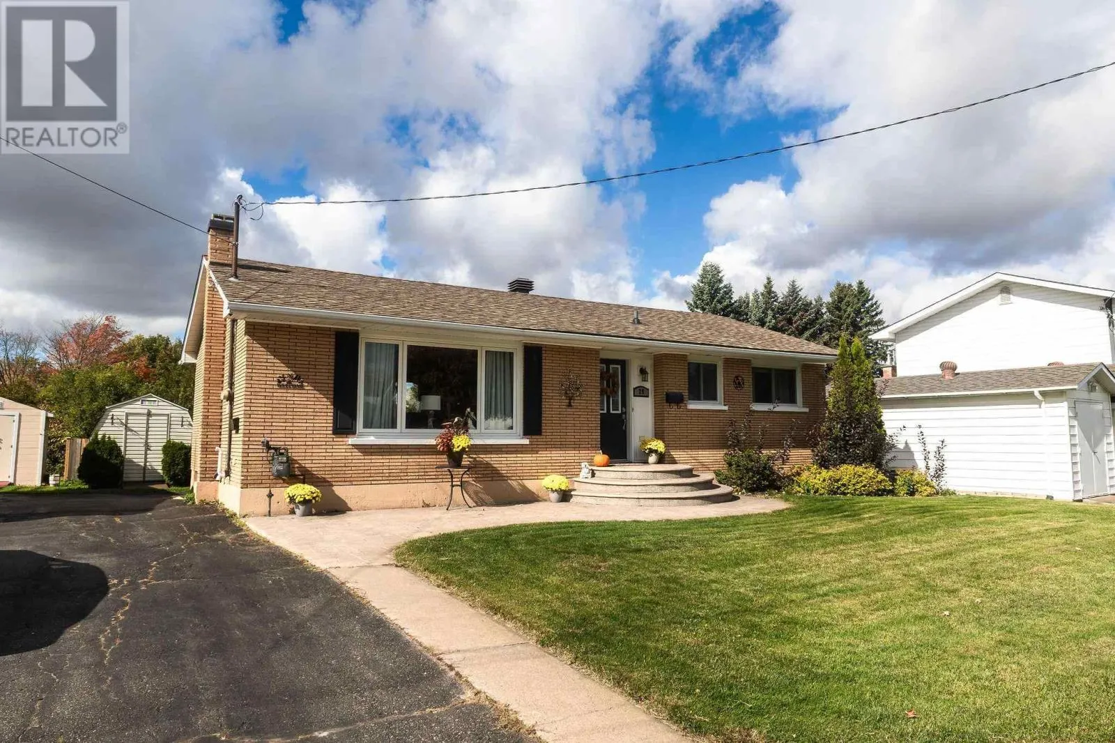 29 Routledge AVE