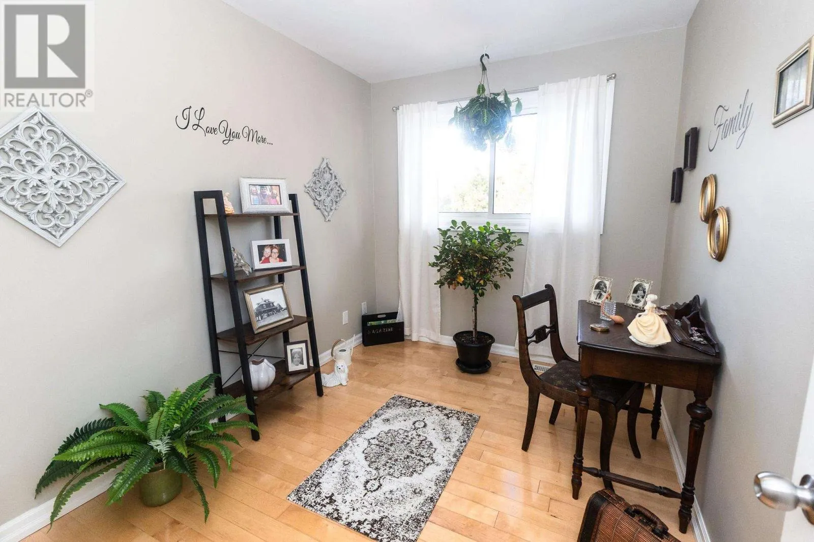 29 Routledge AVE