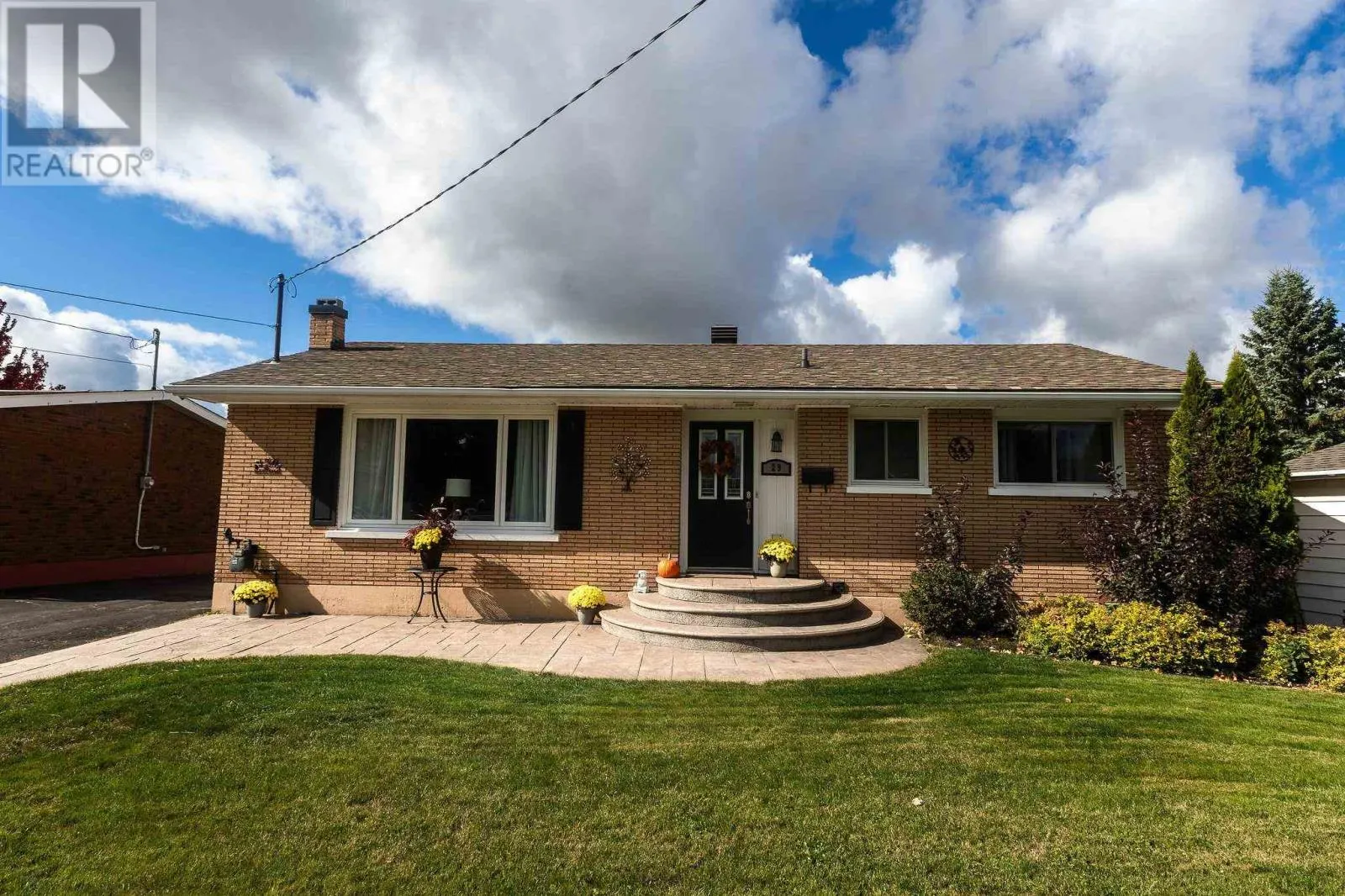 29 Routledge AVE