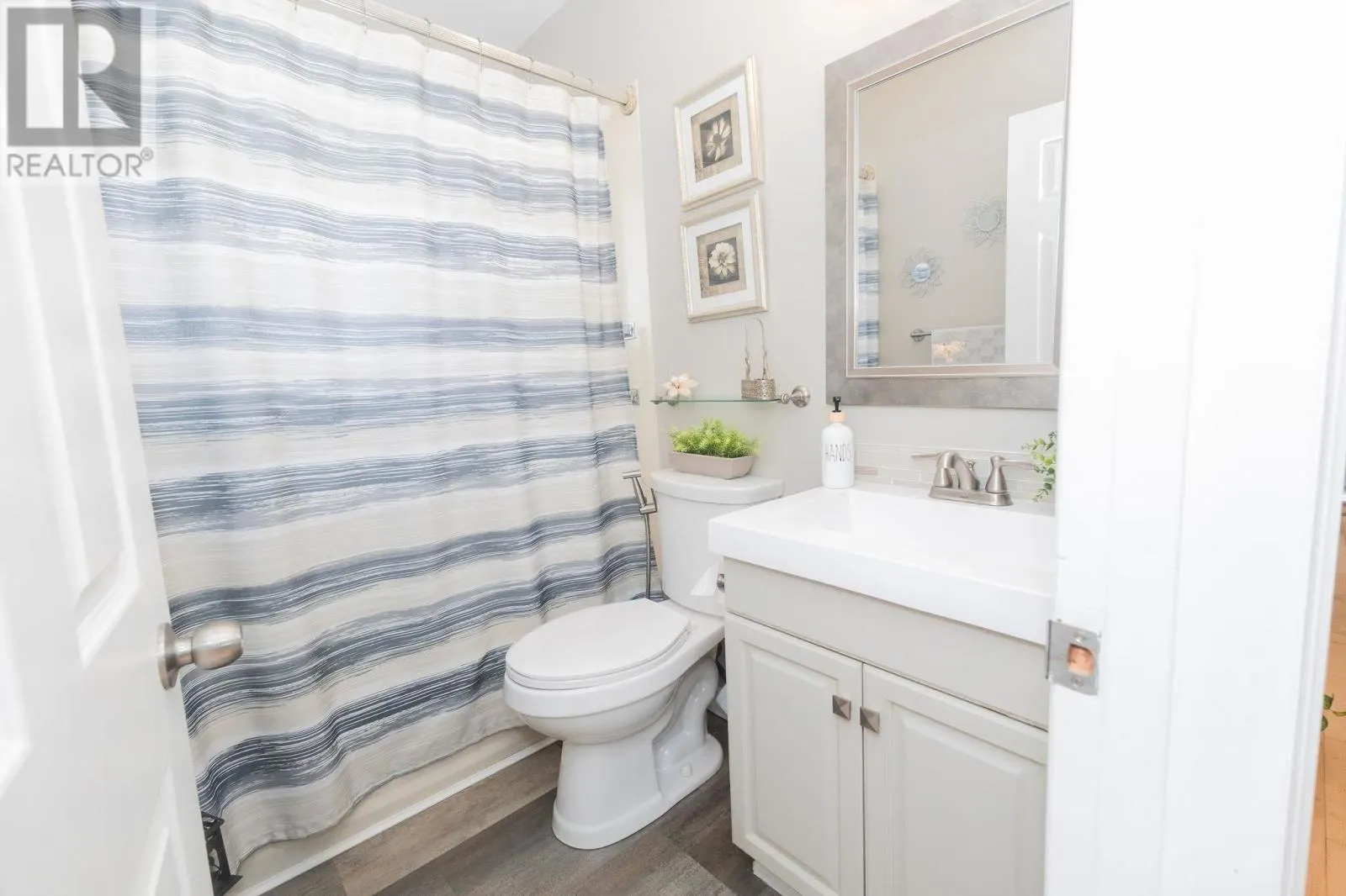 29 Routledge AVE
