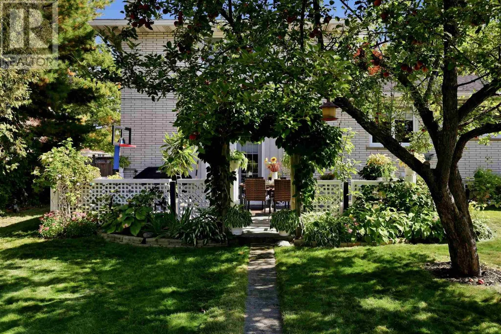 305 Reid ST