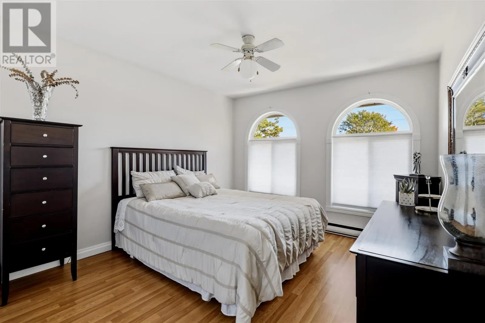 305 Reid ST