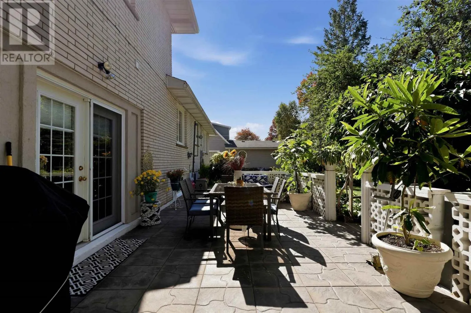 305 Reid ST
