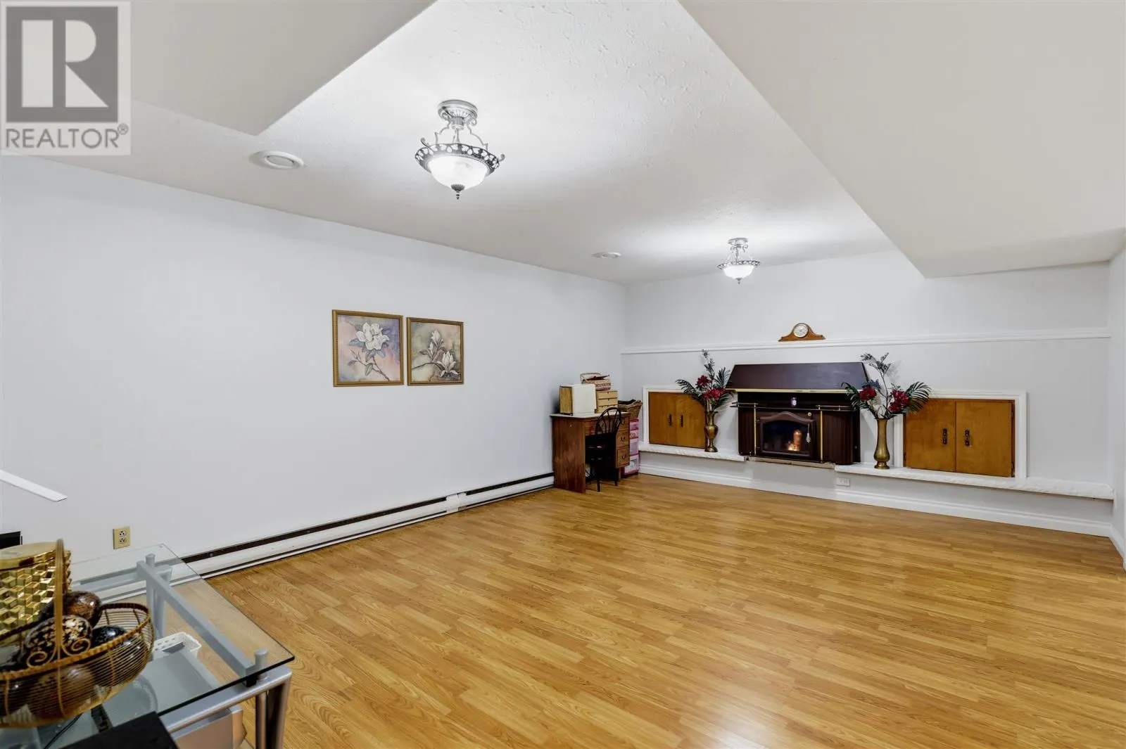 305 Reid ST