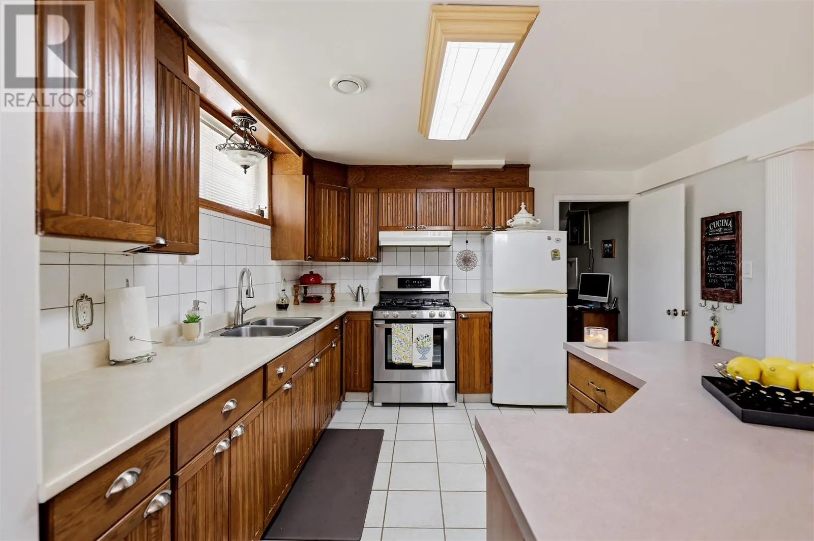 305 Reid ST